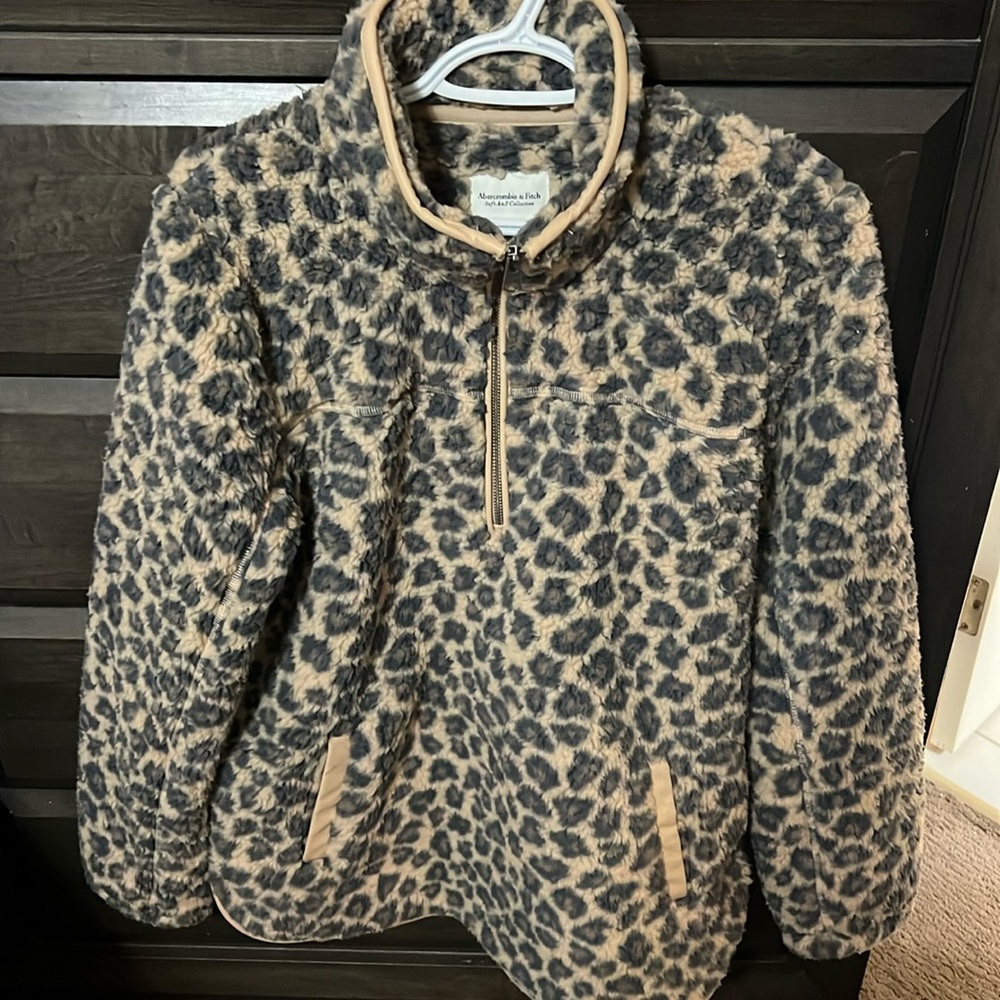Abercrombie & Fitch soft collection leopard teddy pullover